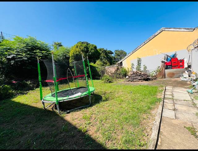 3 BEDROOM FREEHOLD FOR SALE IN NEWLANDS WEST